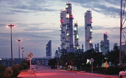 Tras falla eléctrica, sale de operación complejo petroquímico Morelos, en Veracruz