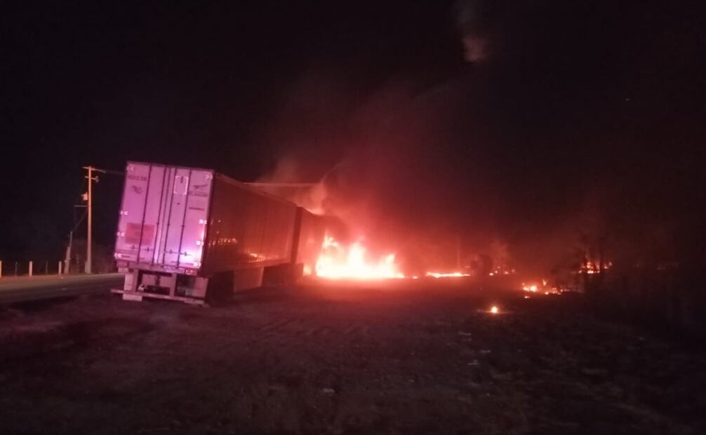 Reportan accidente vial entre 3 tráileres en Tamaulipas (10/03/2015). Foto: Especial