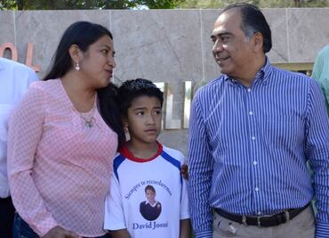 Develan memorial en honor al "Zurdito"