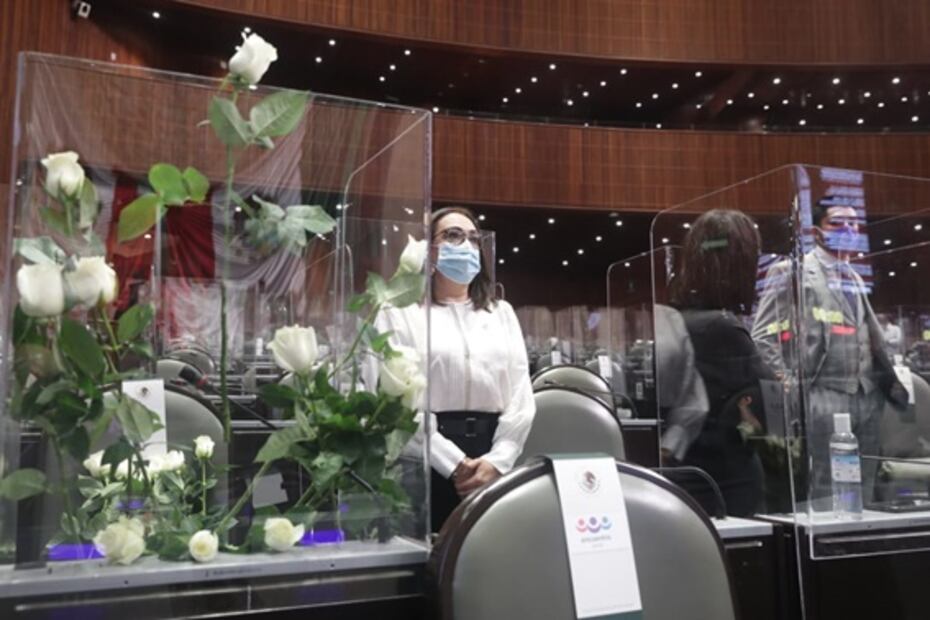 Rinden homenaje en San Lázaro a diputado del PES que murió por Covid