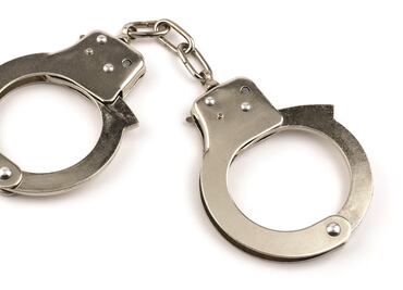 Lo detienen por robar celular... ¡en plena Fiscalía!