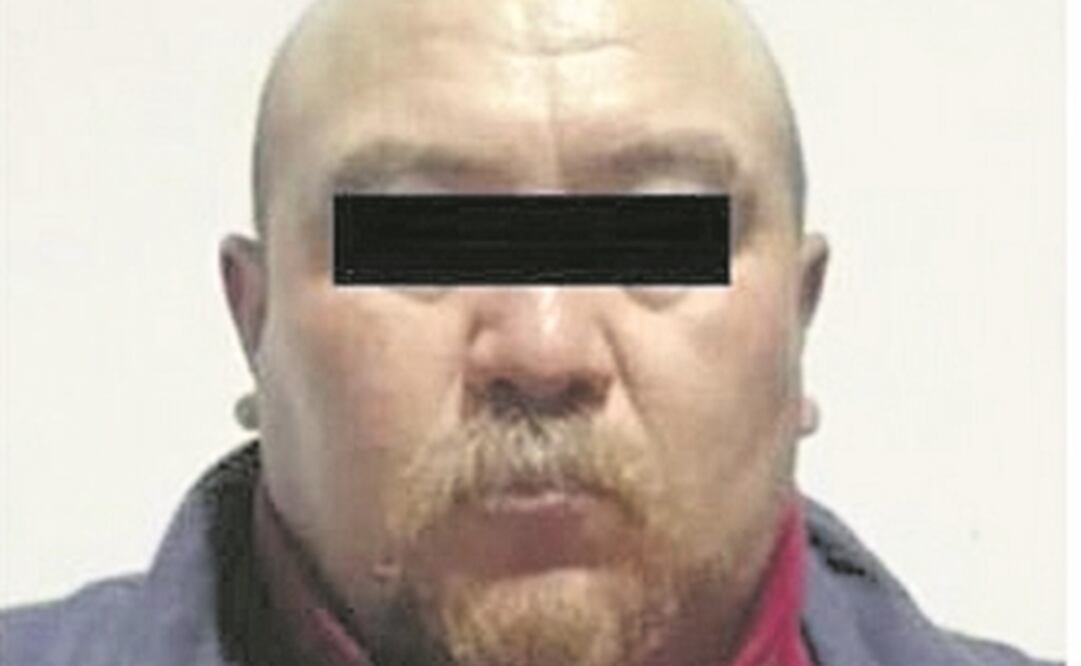 Resguardo. En el arresto de Érik Gabriel “C”, elementos de la PF aseguraron 9 mil 600 litros de hidrocarburo robado y ocho carros. Foto: TOMADA DE FACEBOOK