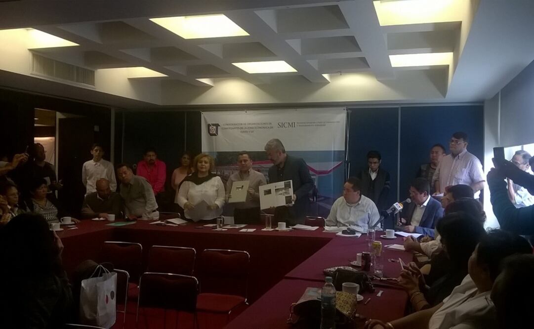 Manuel Granados presento el Modelo Comercial Metropolitano ante la  Confederación de Organizaciones de Comerciantes de la Zona Económica de Tepito (Foto: Diana Villavicencio)