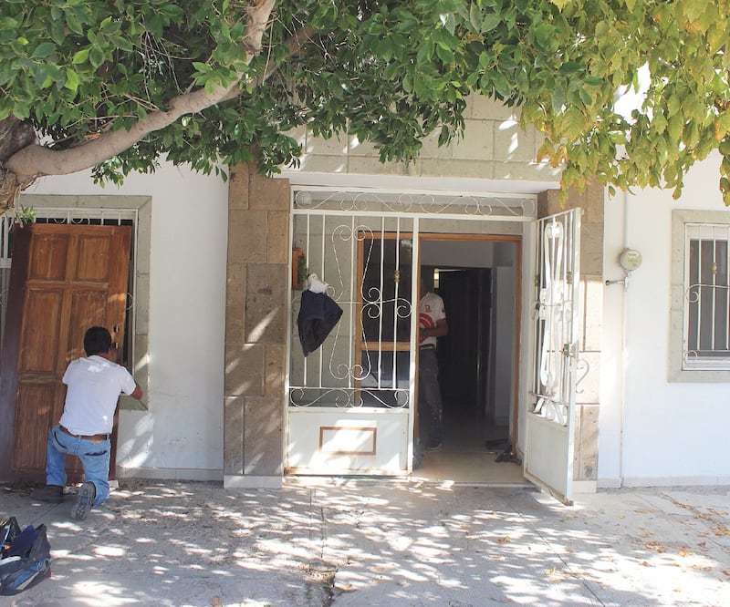 Las supuestas compañías, cuyos domicilios corresponden a casas particulares, contaban con una nómina de becarios de 111 mil 600 a 140 mil 400 pesos mensuales, considerando que la beca por aprendiz era de 3 mil 600 pesos al mes. Fotos: FRANCISCO RODRÍGUEZ