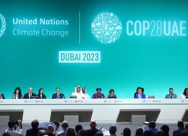 Concluye la COP28 con acuerdo histórico para dejar atrás los combustibles fósiles