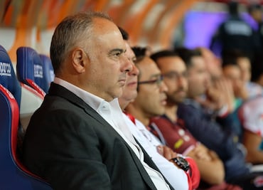 Veracruz ratifica a Memo Vázquez como DT