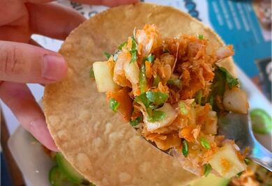 Prepara ceviche de camarón seco al estilo Nayarit