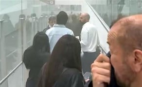 Usuarios reportaron humo en la Terminal 2 del Aeropuerto Internacional Benito Juárez de la Ciudad de México. (30/05/2026). Foto: Captura de pantalla