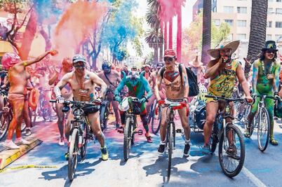 Color y desnudos en paseo de la bicicleta
