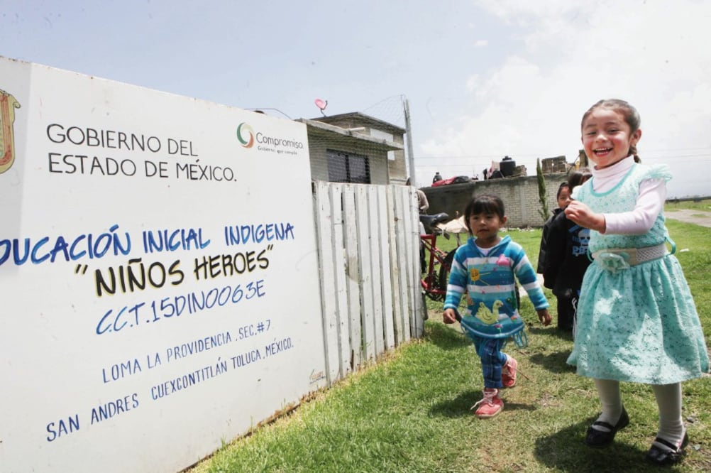 A pesar del progreso educativo en México, la UNESCO señala que el reto más importante del país es incrementar la alfabetización de la población indígena, puesto que aún existen brechas de desempeño (ARCHIVO EL UNIVERSAL)