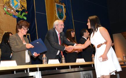 Reconoce UNAM a estudiantes talentosos de su sistema de bachillerato