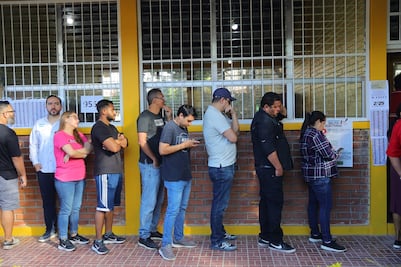 Elecciones en Honduras se desarrollan en calma y con largas filas
