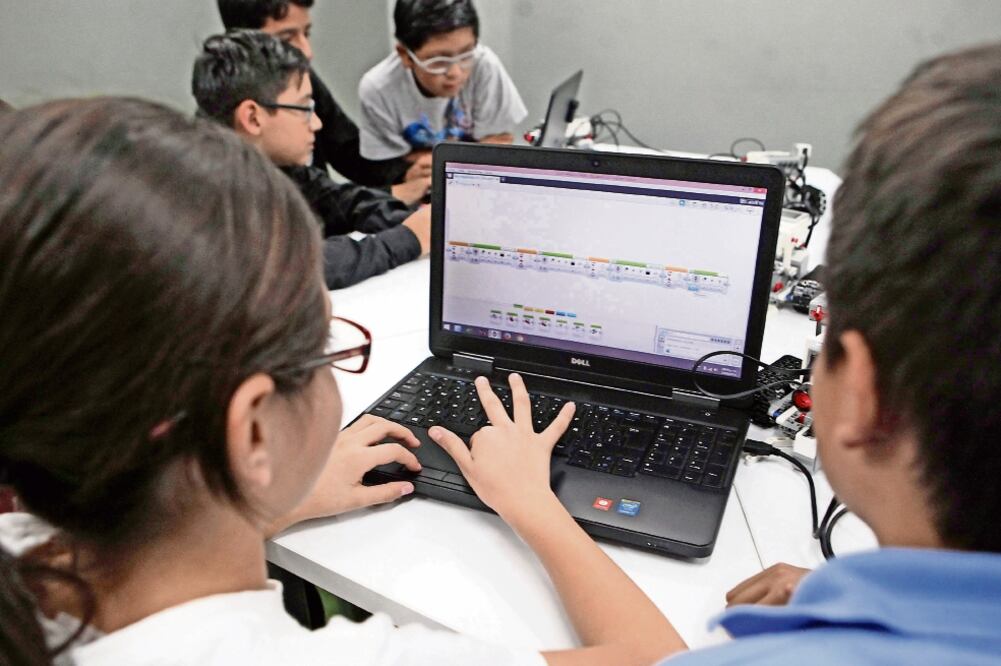 La SCT redujo de 250 mil a 150 mil la meta de sitios con acceso web a través de México Conectado