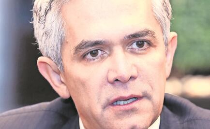 Mancera analiza renunciar a candidatura al Senado