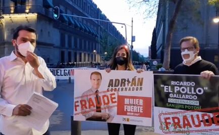 Afuera de Palacio Nacional, MC denuncia entrega de uso de tarjetas en campañas