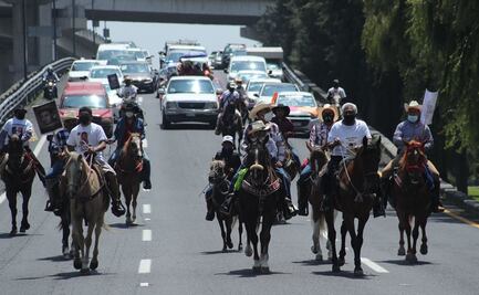 Realizan cabalgata para pedir amnistía para 25 presos en Toluca