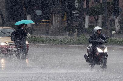 Lluvias dejan al menos tres inundaciones en el DF