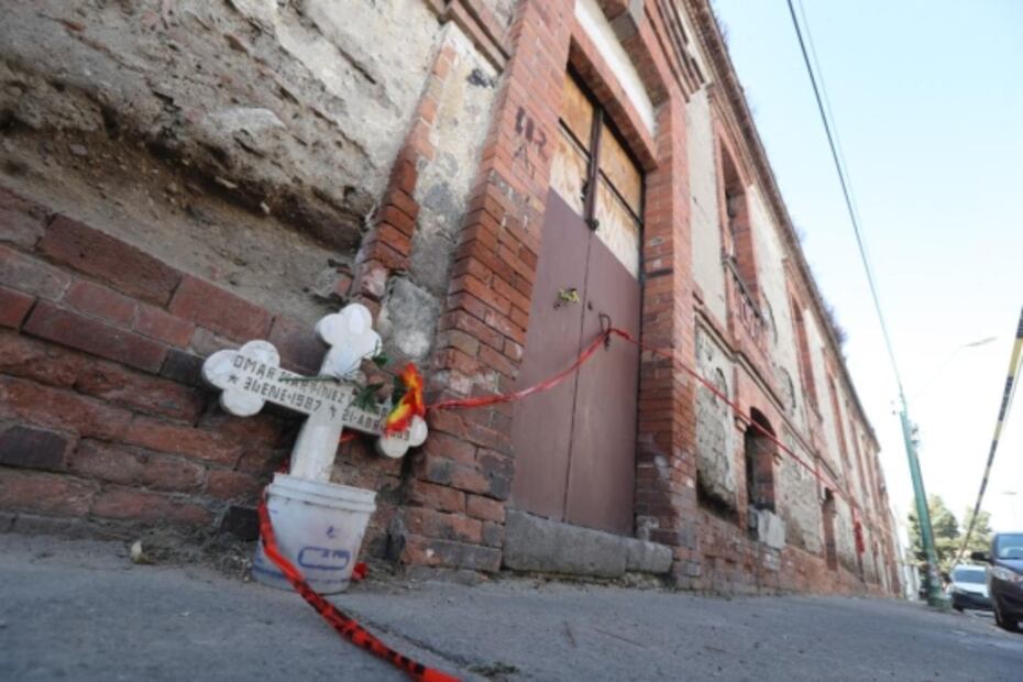 Tras muerte por derrumbe en “La vecindad del hoyo”, vecinos denuncian desinterés de autoridades en Toluca