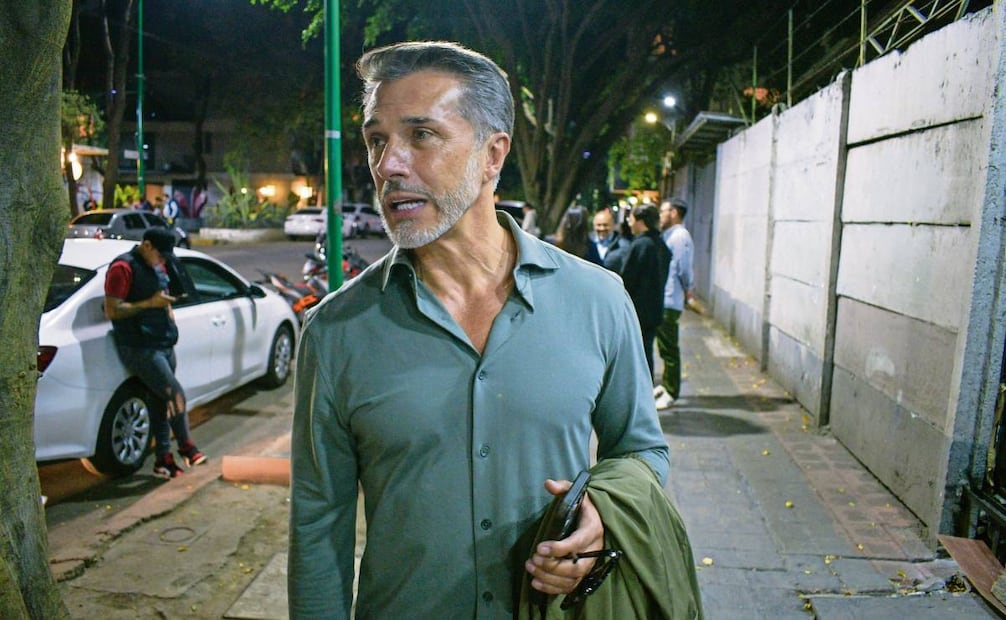 Sergio Mayer estuvo presente en la reunión de Morena la tarde del lunes 20 de abril. Foto: Santiago Cadena / EL UNIVERSAL