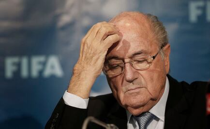 FIFA abre investigación formal por soborno contra Blatter