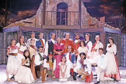 Echan tierra al musical Josefa 