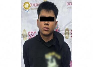 Cae joven en la Doctores por manejar fumando marihuana; portaba más 100 dosis