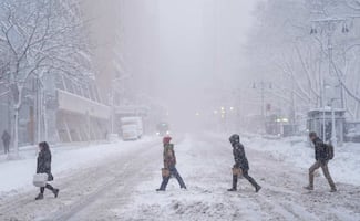Ciclón bomba paraliza Nueva York; afecta una amplia franja del noreste de EU