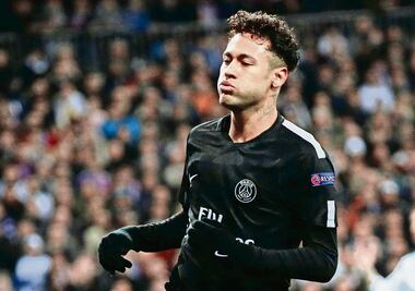 Neymar homenajea a niña asesinada por un violador