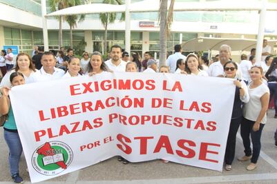 Se van a paro 9 mil burócratas en Sinaloa