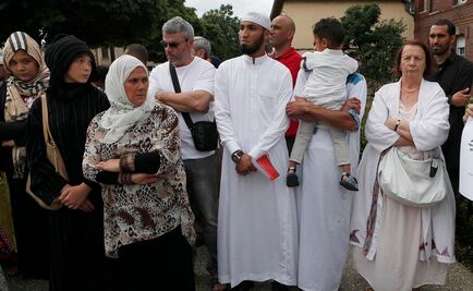 Musulmanes asisten a misa tras ataque a iglesia francesa 