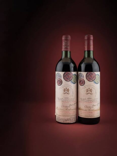 Subastan obra gráfica de Tamayo plasmada en una botella de vino francés, ¿la comprarías?