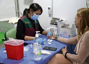 Llevan servicios de salud a trabajadoras sexuales