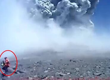 VIDEO: Alpinistas exhiben videos del Popocatépetl haciendo explosión y lanzando piedras de tamaño de automóviles