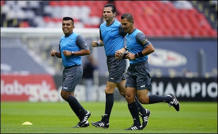 No es la primera vez que el árbitro Bejarano deja "pegarle" a futbolistas del América