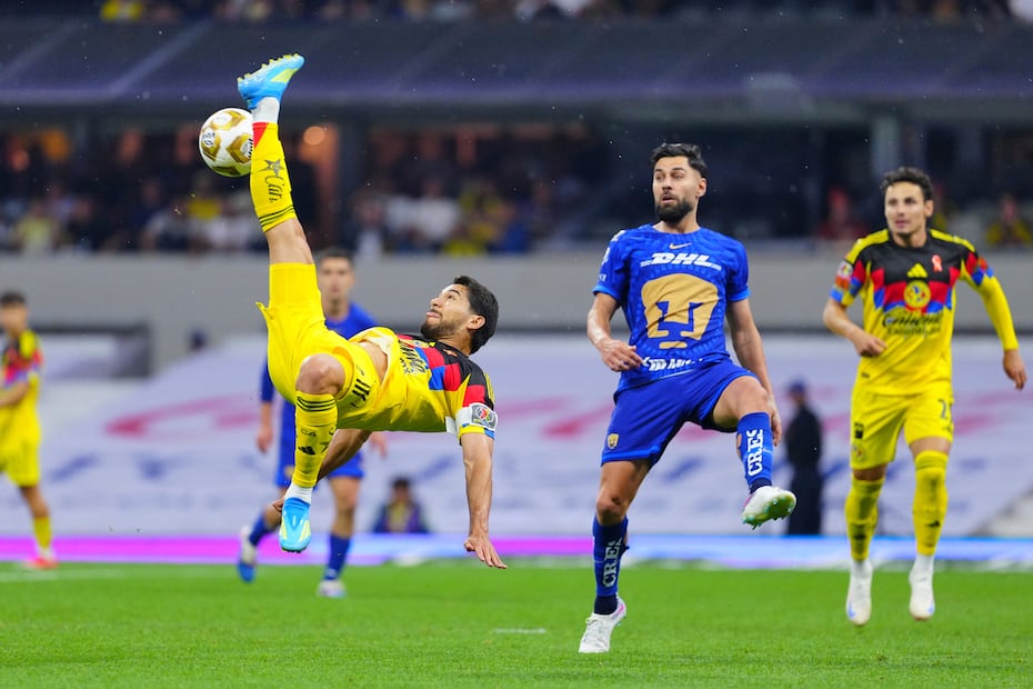 Henry Martín durante el partido de ida entre América y Pumas, correspondiente a los Cuartos de Final del Clausura 2026 - Foto: Imago7