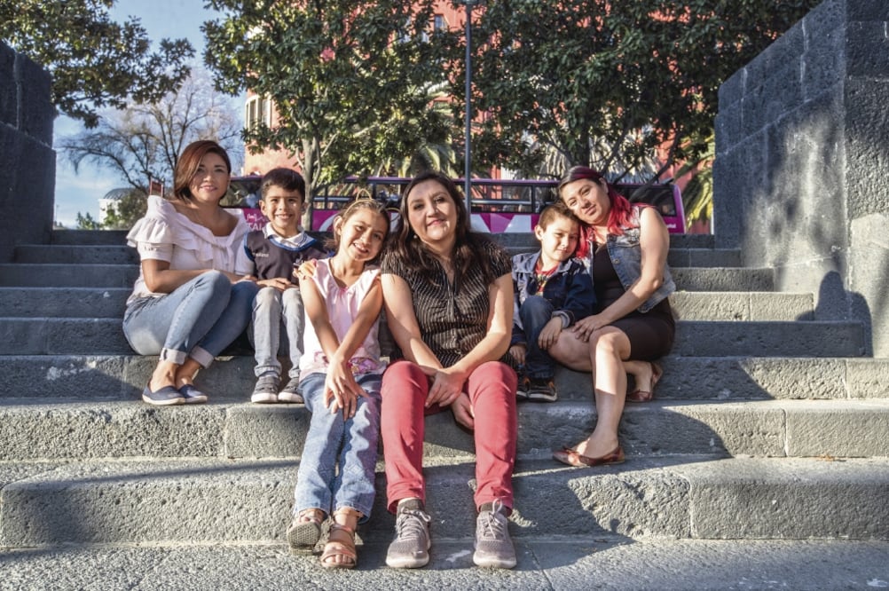 Natalia, Danilo y Emiliano padecen sordera desde su nacimiento y con el dispositivo que se les implantó han podido escuchar y hablar. Fotos: GERMÁN ESPINOSA