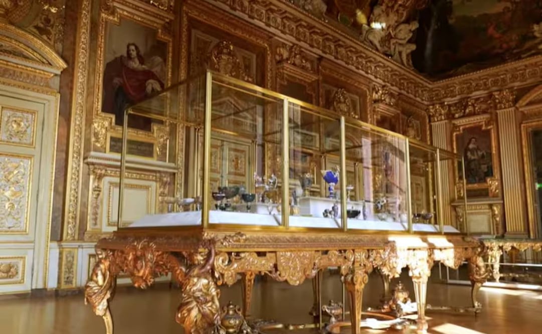 Detalle de la galería Apolo en el museo Louvre. (20/10/25) Foto: Captura de video