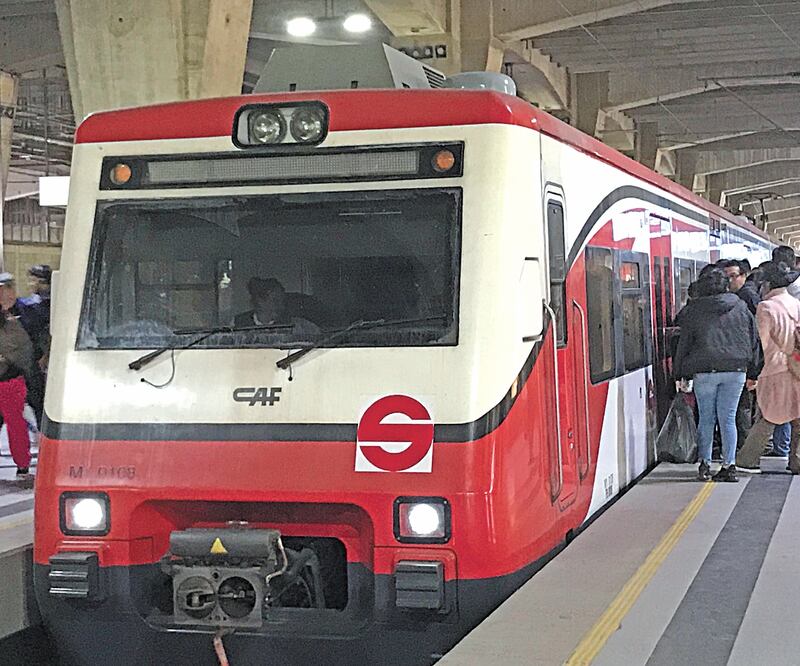 Los trenes para el nuevo transporte masivo serán similares al del Suburbano, es decir, eléctricos. Foto: ARCHIVO EL UNIVERSAL