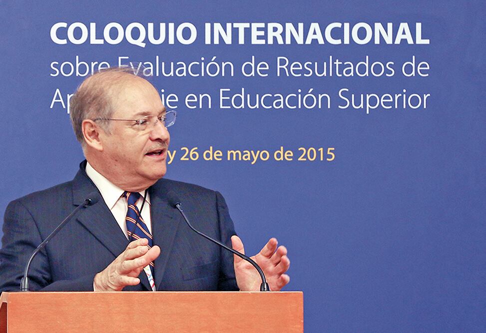 Una sobrina de Salvador Malo (foto), director de Educación Superior Universitaria, fue beneficiada presuntamente por funcionario cesado. Foto:Especial