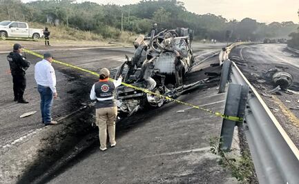 Choque y explosión de pipas deja un muerto en carretera al norte de Veracruz