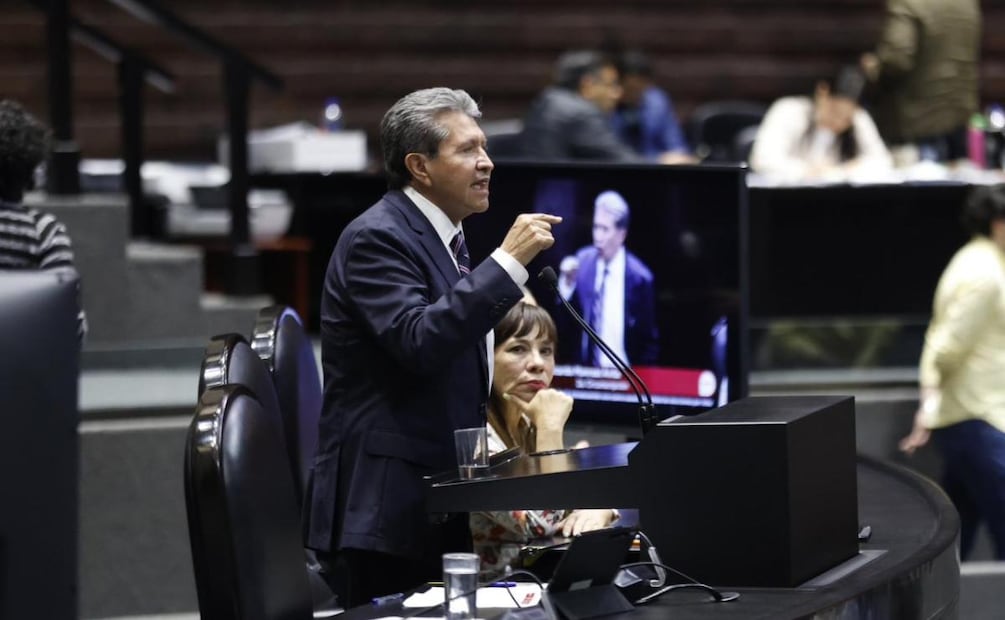 Ricardo Monreal, coordinador de la bancada de Morena en la Cámara de Diputados, presenta el dictamen que entra a discusión sobre la injerencia extranjera en elecciones (28/05/2026). Foto: Diego Simón Sánchez / EL UNIVERSAL