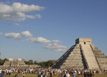 Buscan acceso a cenote bajo la pirámide de Kukulkán en Chichén Itzá