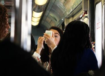 Mujeres invierten más en cosméticos dermatológicos
