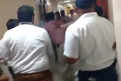 Graban agresión a golpes en IMSS de Veracruz
