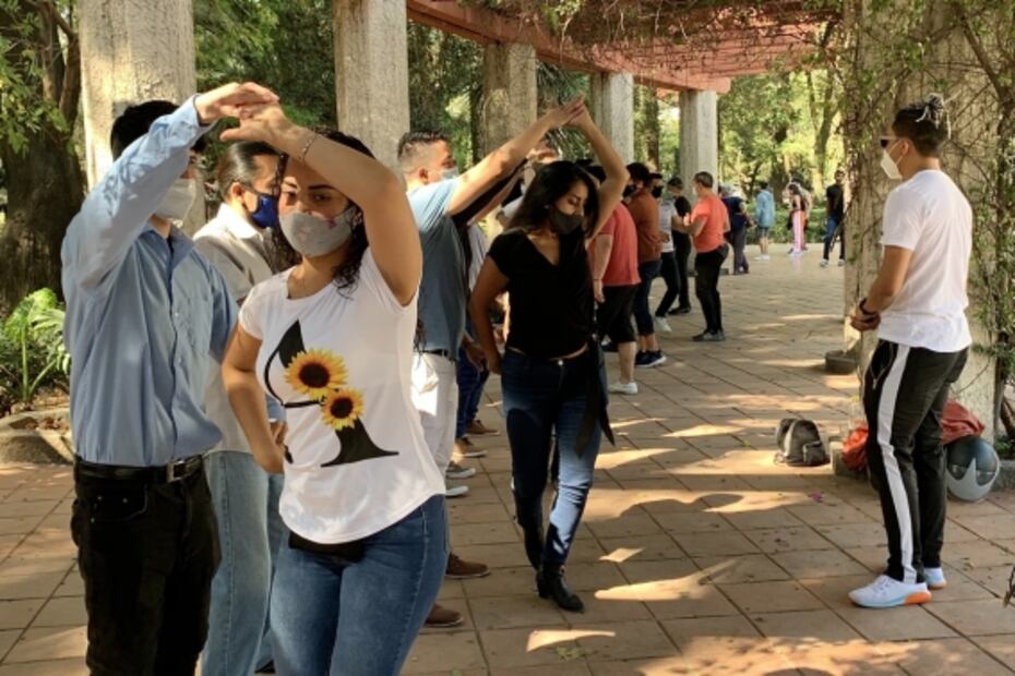 Arribo de vacunas, compras para la cena de Navidad y clases de baile, entre las fotos de la semana