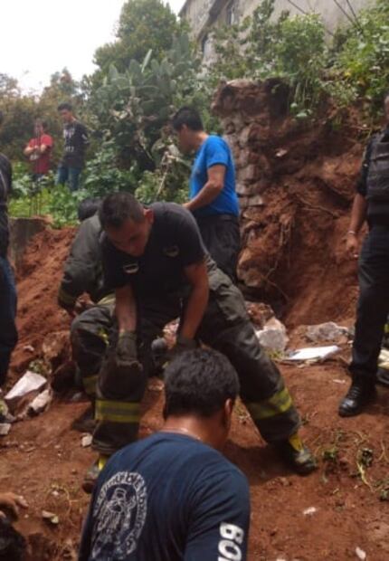 Derrumbe de barda deja un muerto y un herido en GAM