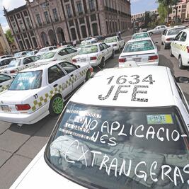 Choferes del Edomex colapsan accesos a la Ciudad de México