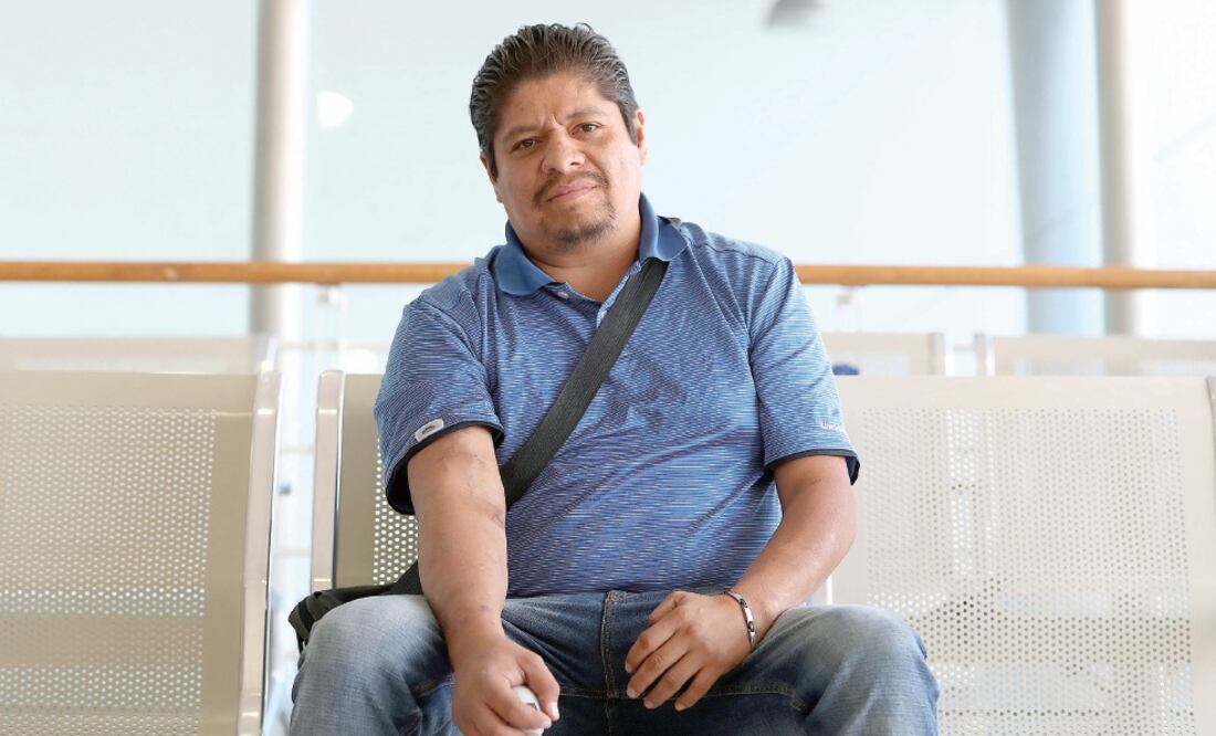 En 2008 Juan Pedroza fue diagnosticado con insuficiencia renal crónica. Su salud fue empeorando con los años y desde 2012 asiste tres días a la semana al Hospital 1° de Octubre del ISSSTE para ser hemodializado y seguir con vida (ARIEL OJEDA)