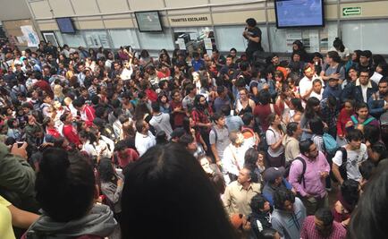 Estudiantes de la UNAM llegan a Economía para asamblea interuniversitaria