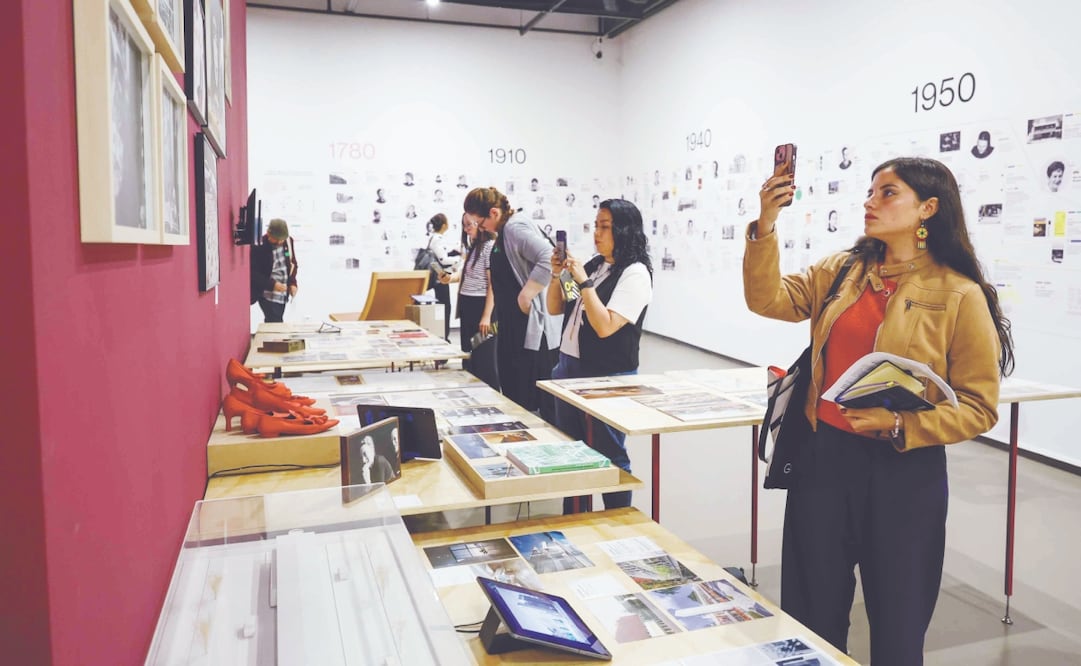 Recorrido por la exposición "Entretejidas. Arquitectas Mexicanas: Presente, Pasado y Futuro" en el Antiguo Colegio de San Ildefonso. Foto: Diego Simón Sánchez/ EL UNIVERSAL